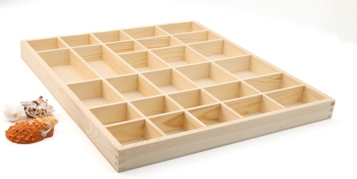 Display_box_28_compartments_4.jpg